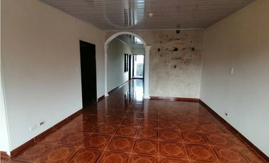 ARRIENDO CASA BARRIO GUAYAQUIL