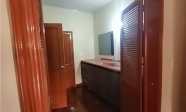 ARRIENDO CASA BARRIO GUAYAQUIL