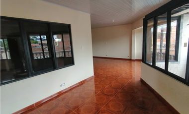 ARRIENDO CASA BARRIO GUAYAQUIL