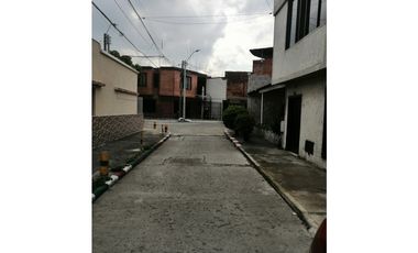 ARRIENDO CASA BARRIO GUAYAQUIL