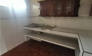ARRIENDO CASA BARRIO GUAYAQUIL