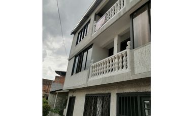 ARRIENDO CASA BARRIO GUAYAQUIL