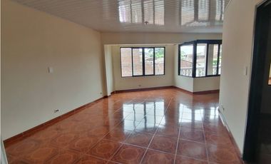ARRIENDO CASA BARRIO GUAYAQUIL