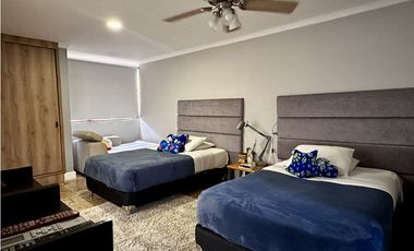 Se vende casa de 3 niveles cerca a la playa en Pozos Colorados