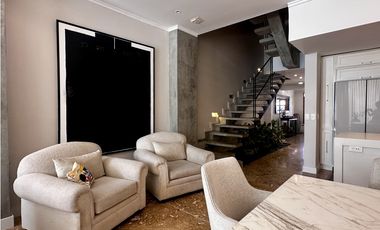 Se vende casa de 3 niveles cerca a la playa en Pozos Colorados