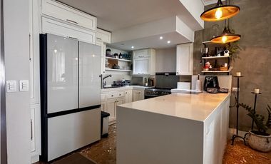 Se vende casa de 3 niveles cerca a la playa en Pozos Colorados