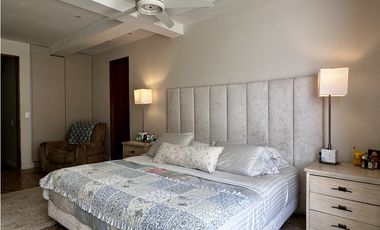 Se vende casa de 3 niveles cerca a la playa en Pozos Colorados