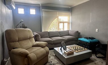 Se vende casa de 3 niveles cerca a la playa en Pozos Colorados