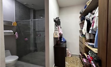 Se vende casa de 3 niveles cerca a la playa en Pozos Colorados