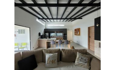 Se vende finca ubicada en el municipio de Marinilla Antioquia.