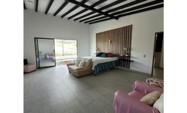 Se vende finca ubicada en el municipio de Marinilla Antioquia.