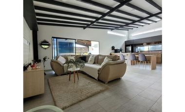 Se vende finca ubicada en el municipio de Marinilla Antioquia.