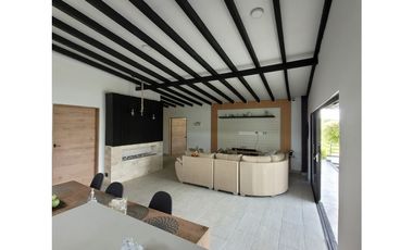 Se vende finca ubicada en el municipio de Marinilla Antioquia.