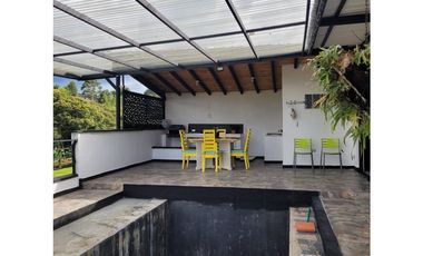 Se vende finca ubicada en el municipio de Marinilla Antioquia.