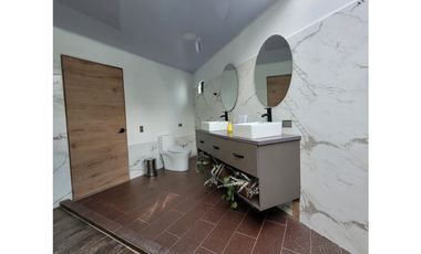 Se vende finca ubicada en el municipio de Marinilla Antioquia.