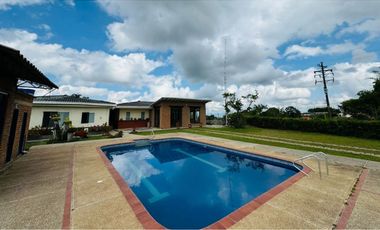 SE ALQUILA FINCA POR DIAS, 30 Personas ARABIA