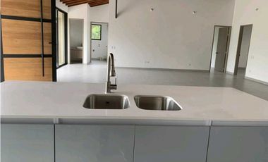 Arriendo Casa Finca en Envigado la Mina