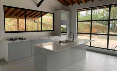 Arriendo Casa Finca en Envigado la Mina