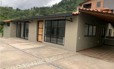 Arriendo Casa Finca en Envigado la Mina