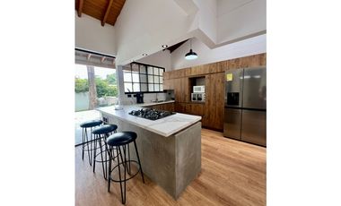 Casa en Arriendo en Envigado sector Benedictino