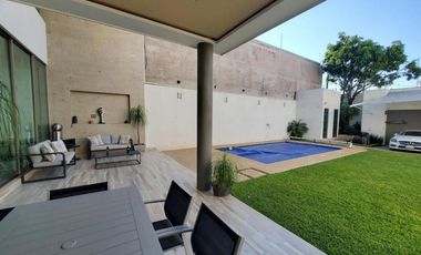 Residencia Moderna a un costado de Vista Hermosa