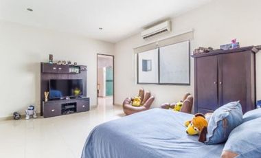 Residencia Moderna a un costado de Vista Hermosa