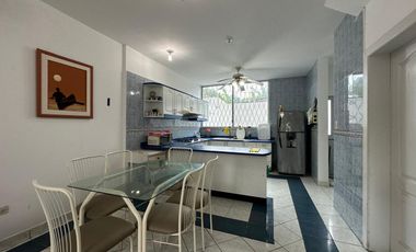 Casa de Playa en Venta - Tonsupa