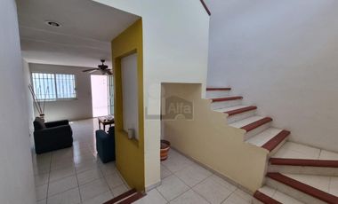 Casa en ALTABRISA, ubicación privilegiada, 3 recamaras, 2.5 baños, A/C, Cocina integral.