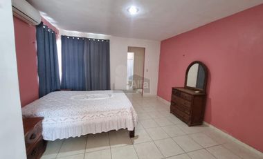 Casa en ALTABRISA, ubicación privilegiada, 3 recamaras, 2.5 baños, A/C, Cocina integral.