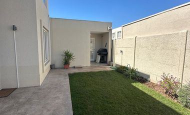 ARRIENDO CASA EN CONDOMINIO 4HAB 3BA COLINA