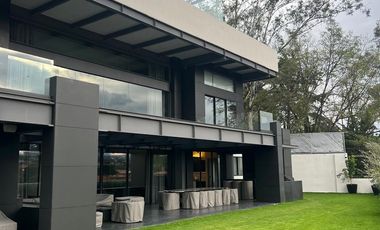 Exclusiva Residencia en Conjunto Privado