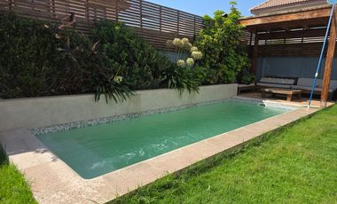 SE VENDE AMPLIA CASA EXTERIOR DE CONDOMINIO