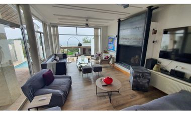 Venta Parcela de Agrado 5D con piscina en Hacienda Rinconada