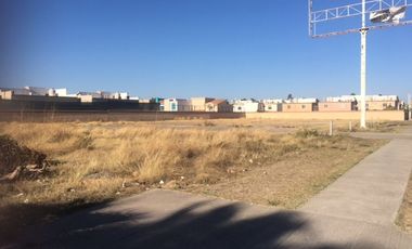 Terreno Comercial con 200 Metros de frente sobre Calzada Aeropuerto Salida a Navolato - Altata con alto flujo vehicular al poniente de Culiacaná