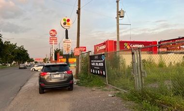 Terreno Comercial con 200 Metros de frente sobre Calzada Aeropuerto Salida a Navolato - Altata con alto flujo vehicular al poniente de Culiacaná