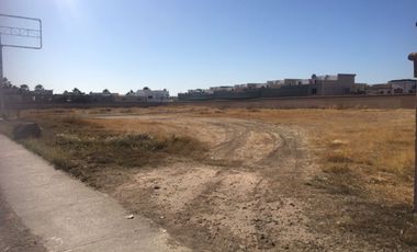 Terreno Comercial con 200 Metros de frente sobre Calzada Aeropuerto Salida a Navolato - Altata con alto flujo vehicular al poniente de Culiacaná