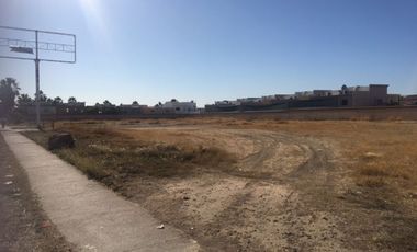 Terreno Comercial con 200 Metros de frente sobre Calzada Aeropuerto Salida a Navolato - Altata con alto flujo vehicular al poniente de Culiacaná