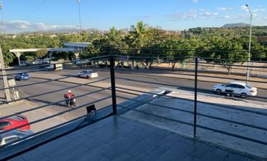 Locales en Renta en Plaza Centro 87 en frente de Parque 87 y a un lado de Autozone y Walmart Mexico 68