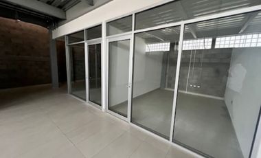 Locales en Renta en Plaza Centro 87 en frente de Parque 87 y a un lado de Autozone y Walmart Mexico 68