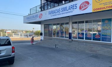 Locales en Renta en Plaza Centro 87 en frente de Parque 87 y a un lado de Autozone y Walmart Mexico 68
