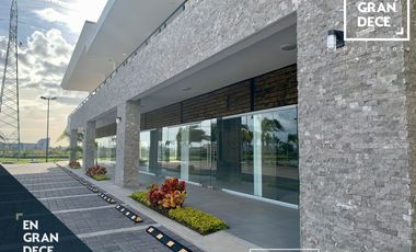 Locales Comerciales en Renta, Plaza Punto Marenna, Frente a Plaza Galerias Liverpool Marina Mazatlan, Anclada con Hotel Ibis, Restaurantes.