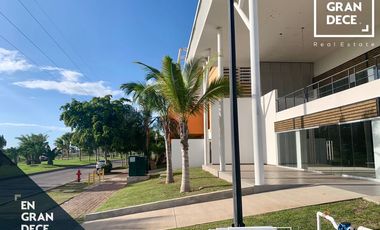 Locales Comerciales en Renta, Plaza Punto Marenna, Frente a Plaza Galerias Liverpool Marina Mazatlan, Anclada con Hotel Ibis, Restaurantes.