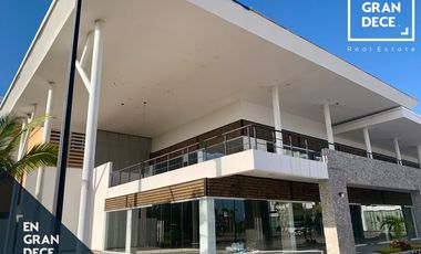 Locales Comerciales en Renta, Plaza Punto Marenna, Frente a Plaza Galerias Liverpool Marina Mazatlan, Anclada con Hotel Ibis, Restaurantes.