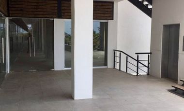 Locales Comerciales en Renta, Plaza Punto Marenna, Frente a Plaza Galerias Liverpool Marina Mazatlan, Anclada con Hotel Ibis, Restaurantes.