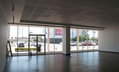 Locales Comerciales en Renta Plaza Punto Cultiva Agribusiness Center, 200 Cajones de Estacionamiento, Hotel Ibis, Starbucks, Bancos, Alto Flujo vial.