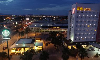 Locales Comerciales en Renta Plaza Punto Cultiva Agribusiness Center, 200 Cajones de Estacionamiento, Hotel Ibis, Starbucks, Bancos, Alto Flujo vial.