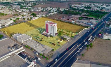 Locales Comerciales en Renta Plaza Punto Cultiva Agribusiness Center, 200 Cajones de Estacionamiento, Hotel Ibis, Starbucks, Bancos, Alto Flujo vial.