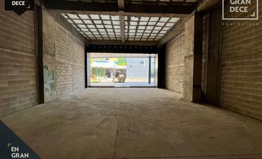 Locales en Renta Plaza Congreso, Sector Tres Rios, Blvd. Pedro Infante Corredor Automotriz, Ideal para restaurantes u oficinas. Estacionamiento Seguro