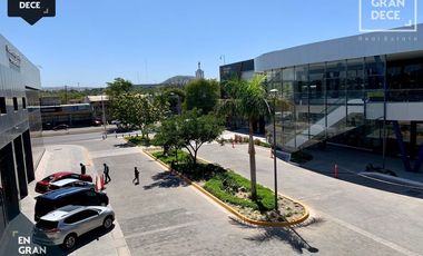 Locales en Renta Plaza Congreso, Sector Tres Rios, Blvd. Pedro Infante Corredor Automotriz, Ideal para restaurantes u oficinas. Estacionamiento Seguro