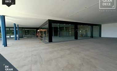 Locales en Renta Plaza Congreso, Sector Tres Rios, Blvd. Pedro Infante Corredor Automotriz, Ideal para restaurantes u oficinas. Estacionamiento Seguro